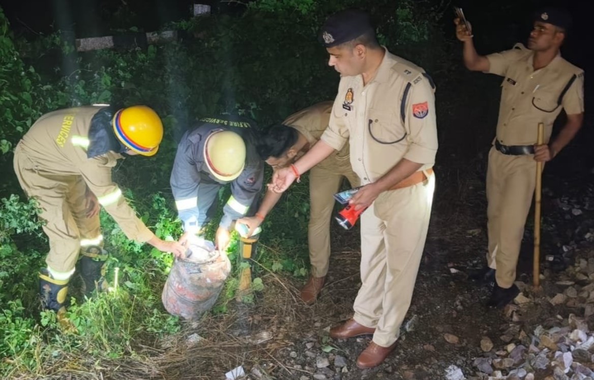 कानपुर में कालिंदी एक्सप्रेस को पलटाने की किसने रची थी साजिश? ट्रैक पर रखे सिलेंडर से टकराई ट्रेन
