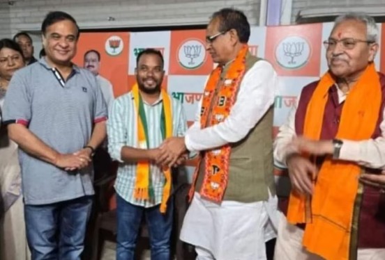 झारखंड में चुनाव से JMM को बड़ा झटका, हेमंत सोरेन के प्रस्तावक मंडल मुर्मू BJP में शामिल