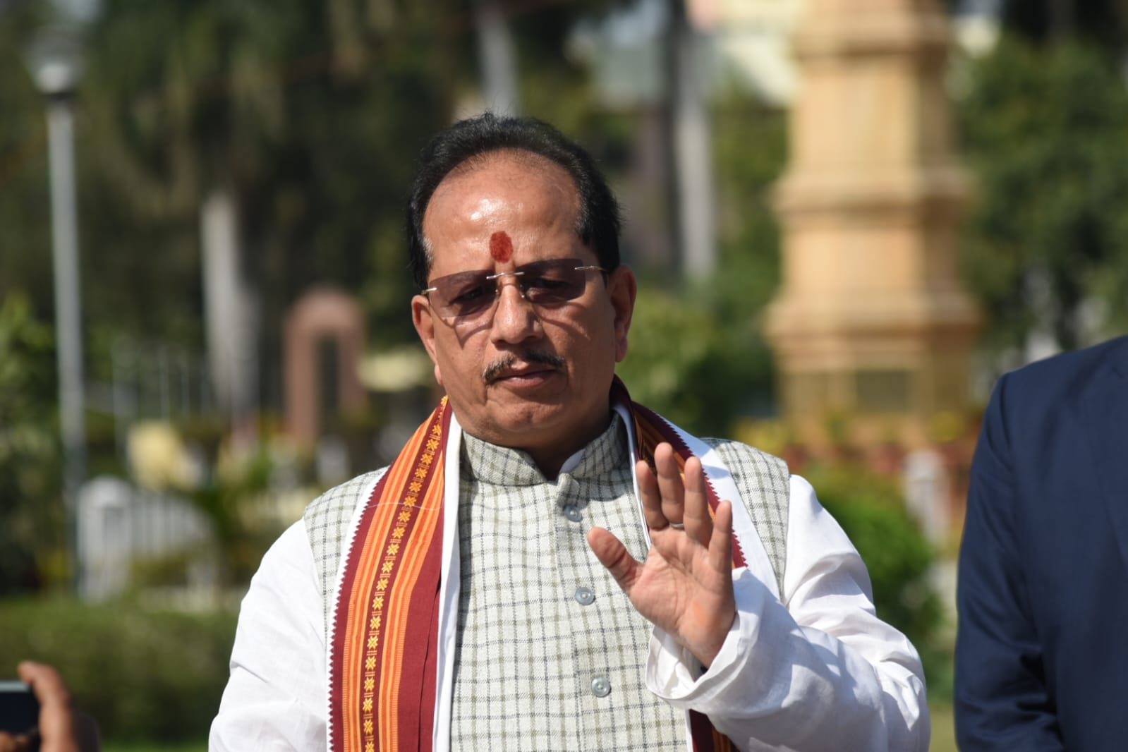 तेजस्वी यादव पर बरसे विजय सिन्हा, कहा- जनता ने नकार दिया तो वेष बदलकर विकास की बातें करने लगे