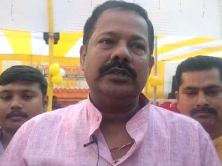 टिकट कटने से नाराज सांसद अजय निषाद ने भाजपा छोड़ा, कांग्रेस में शामिल हुए; कहा- मेरे साथ छल हुआ