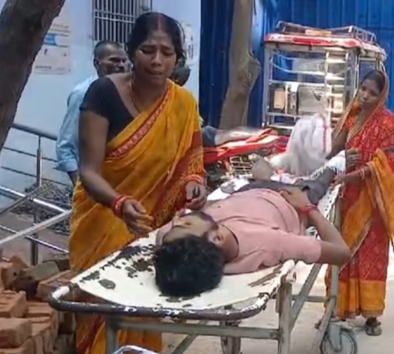 बेगूसराय में मॉब लिंचिंग, बकरी चोरी के आरोप में 2 युवकों को पेड़ से बांधकर जमकर पीटा; 1 की मौत