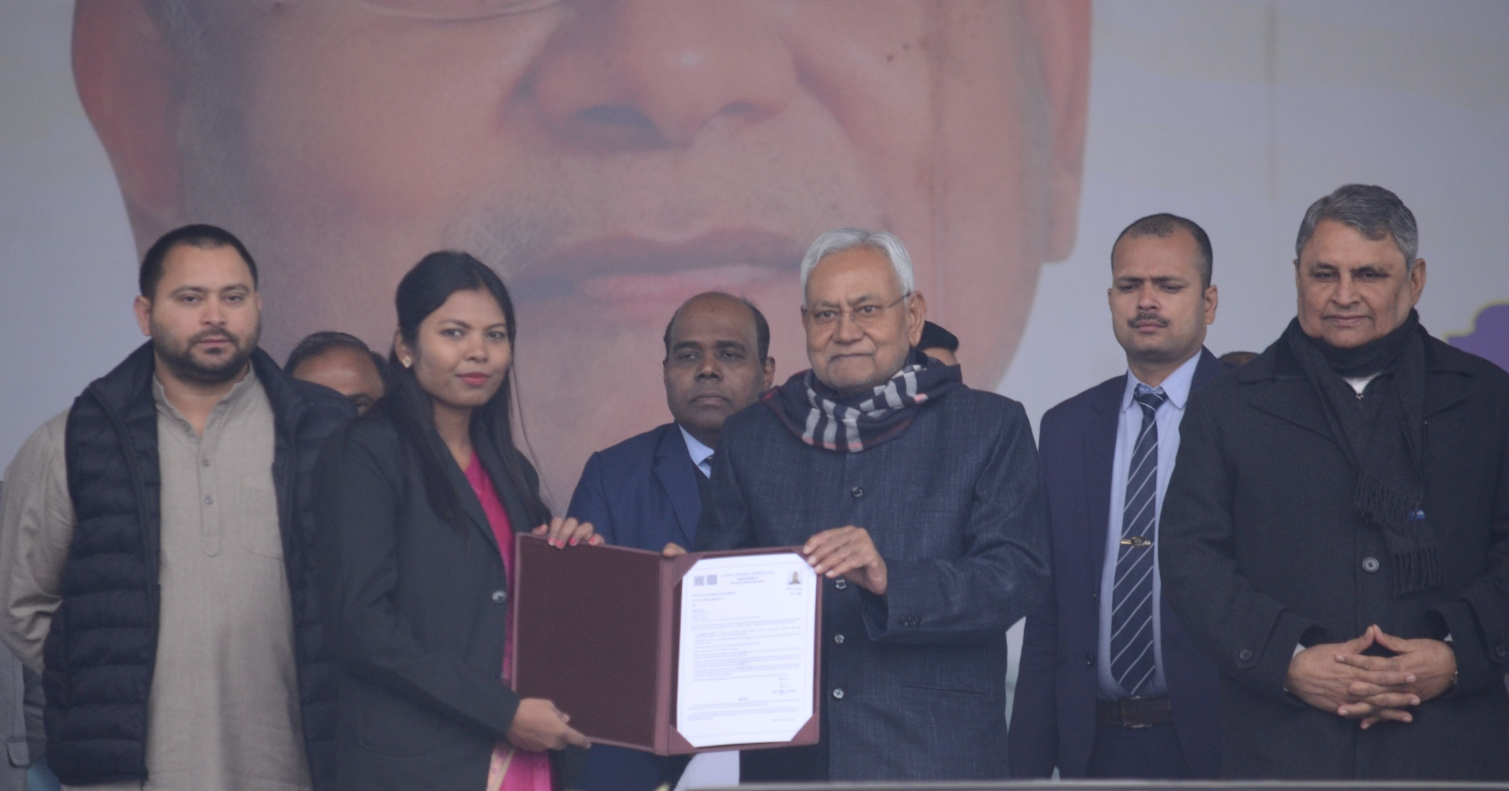 हम बिहार में 10 लाख सरकारी नौकरियां पैदा करने का लक्ष्य पार करेंगे: नीतीश कुमार