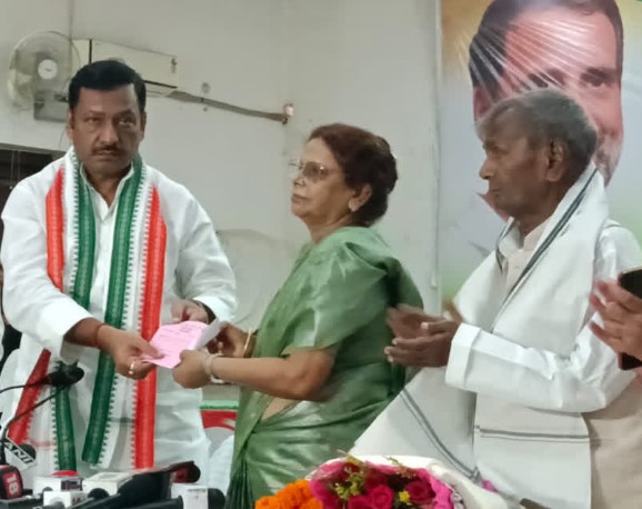 नीतीश कुमार को झटका, पूर्व जदयू विधायक पूनम देवी कांग्रेस में शामिल