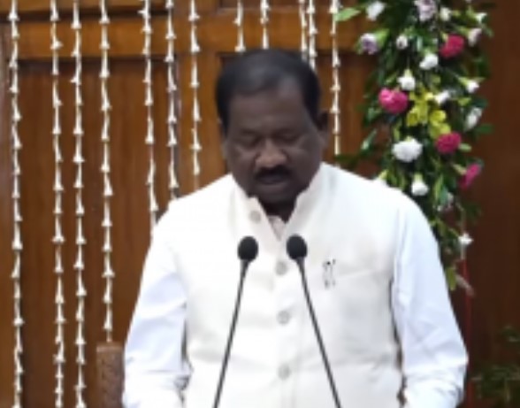 हेमंत सोरेन सरकार में रामदास ने ली मंत्री पद की शपथ, CM ने दी बधाई
