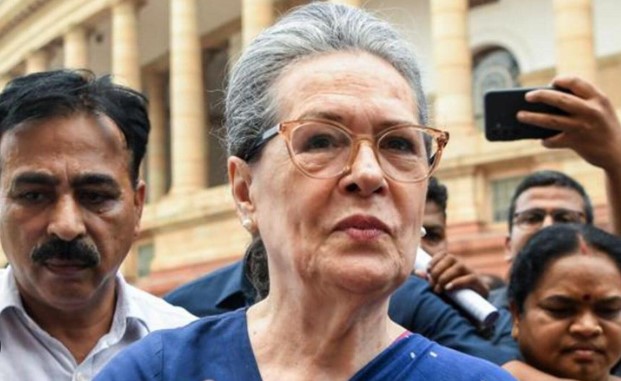 माहौल कांग्रेस के पक्ष में, हमें अति आत्मविश्वास नहीं पालना है; पार्टी नेताओं से बोलीं सोनिया गांधी