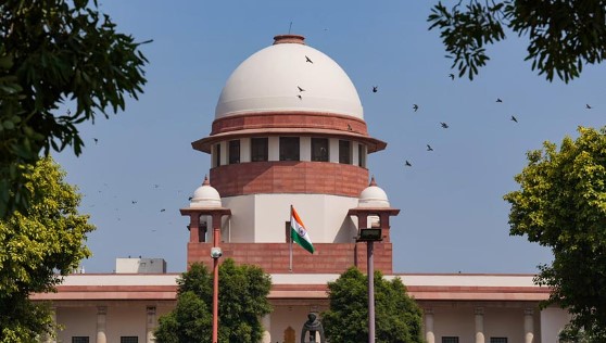 कल तक इलेक्शन कमिशन को चुनावी बॉण्ड का ब्योरा दे एसबीआई, सुप्रीम कोर्ट को निर्देश