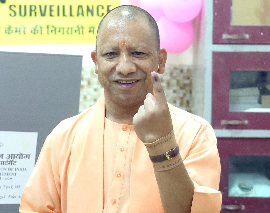 उत्तर प्रदेश की 13 लोकसभा सीट पर दोपहर 3 बजे तक 39.31 प्रतिशत मतदान, सीएम योगी आदित्यनाथ ने भी डाला वोट