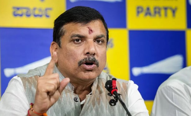 AAP का आरोप, बिहार-उत्तर प्रदेश के लोगों को अपमानित करती है भाजपा
