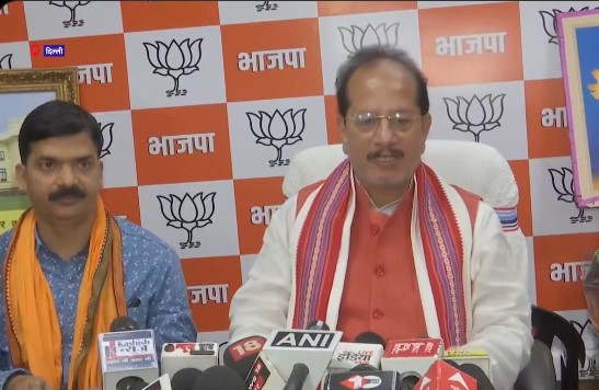 राहुल गांधी पर जमकर बरसे विजय सिन्हा, कहा- ये आदमी संसद लायक नहीं है