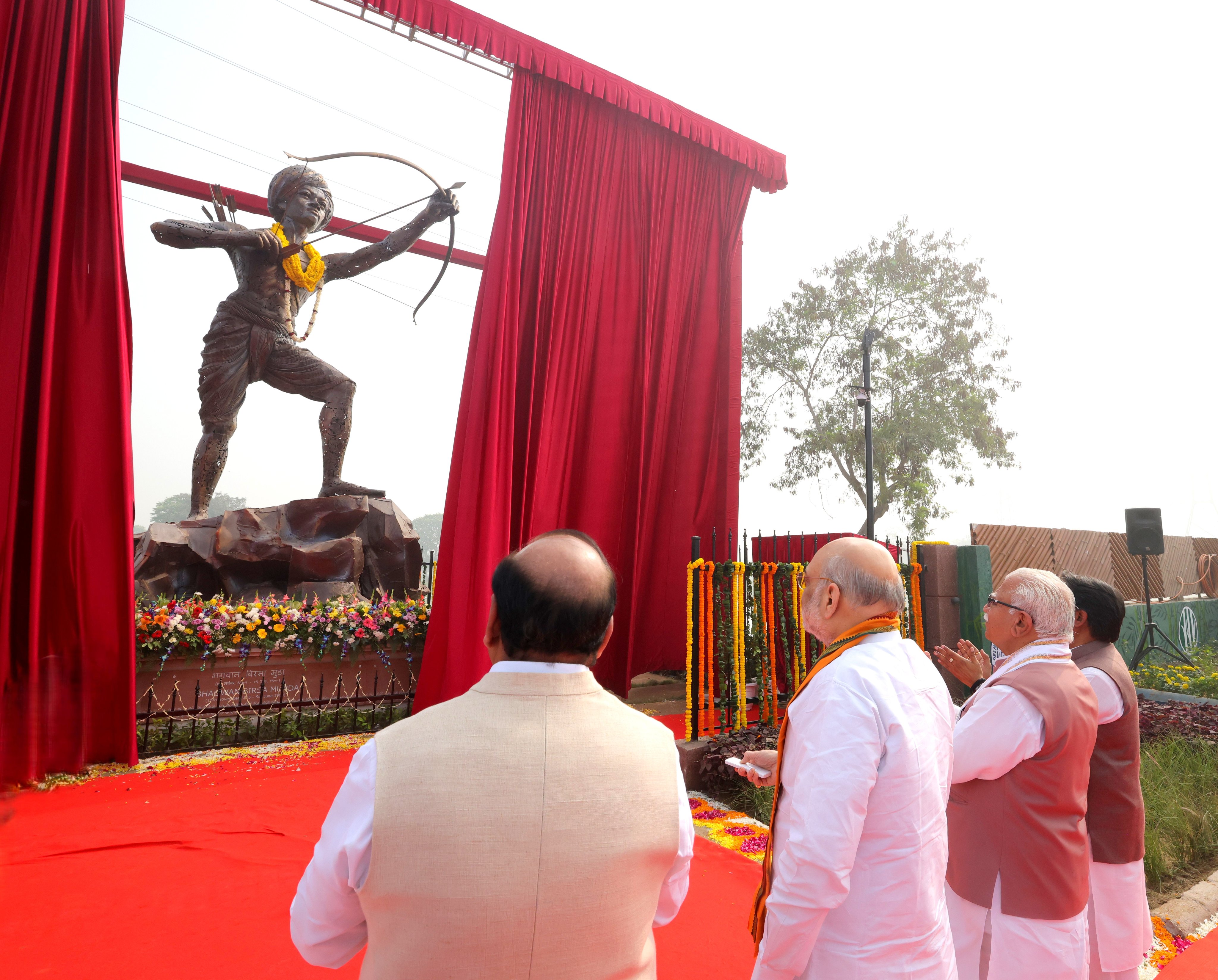 अमित शाह ने दिल्ली में भगवान बिरसा मुंडा की प्रतिमा का अनावरण किया