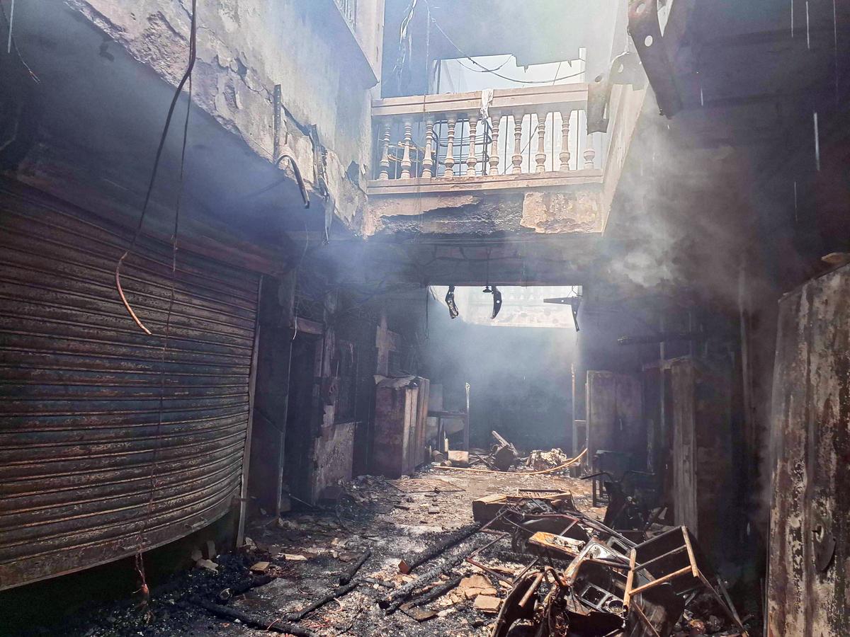 हैदराबाद अग्निकांड: ममता की मिसाल बनी एक मां, आग में झुलसते हुए भी चार बच्चों को सीने से लगाए रखा, 17 की मौत, 8 बच्चे शामिल