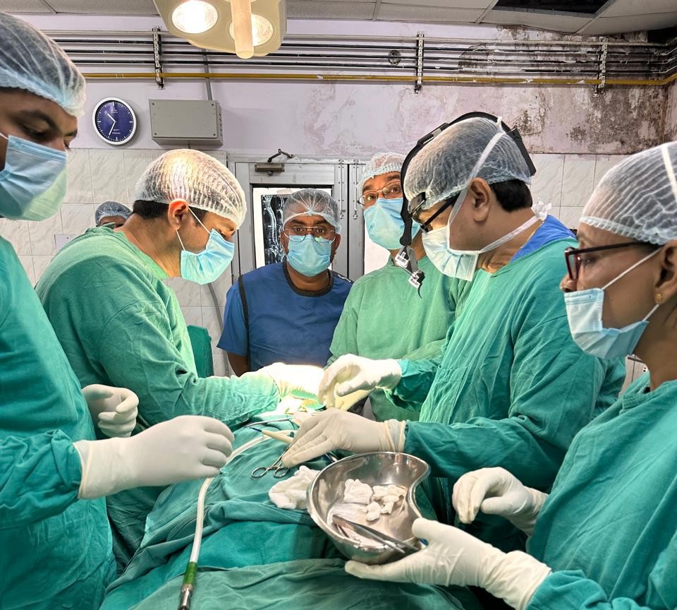पीएमसीएच में दो मरीजों के स्पाइन की सर्जरी हुई