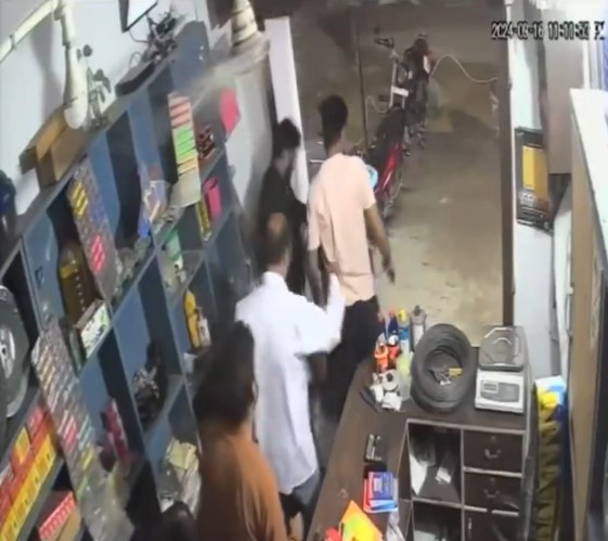 एतना गोली मारेंगे... पहचानता है, केकर बेटा है रे? बिहार में दिखी वार्ड पार्षद की गुंडई, तेजस्वी ने नीतीश सरकार पर बोला हमला