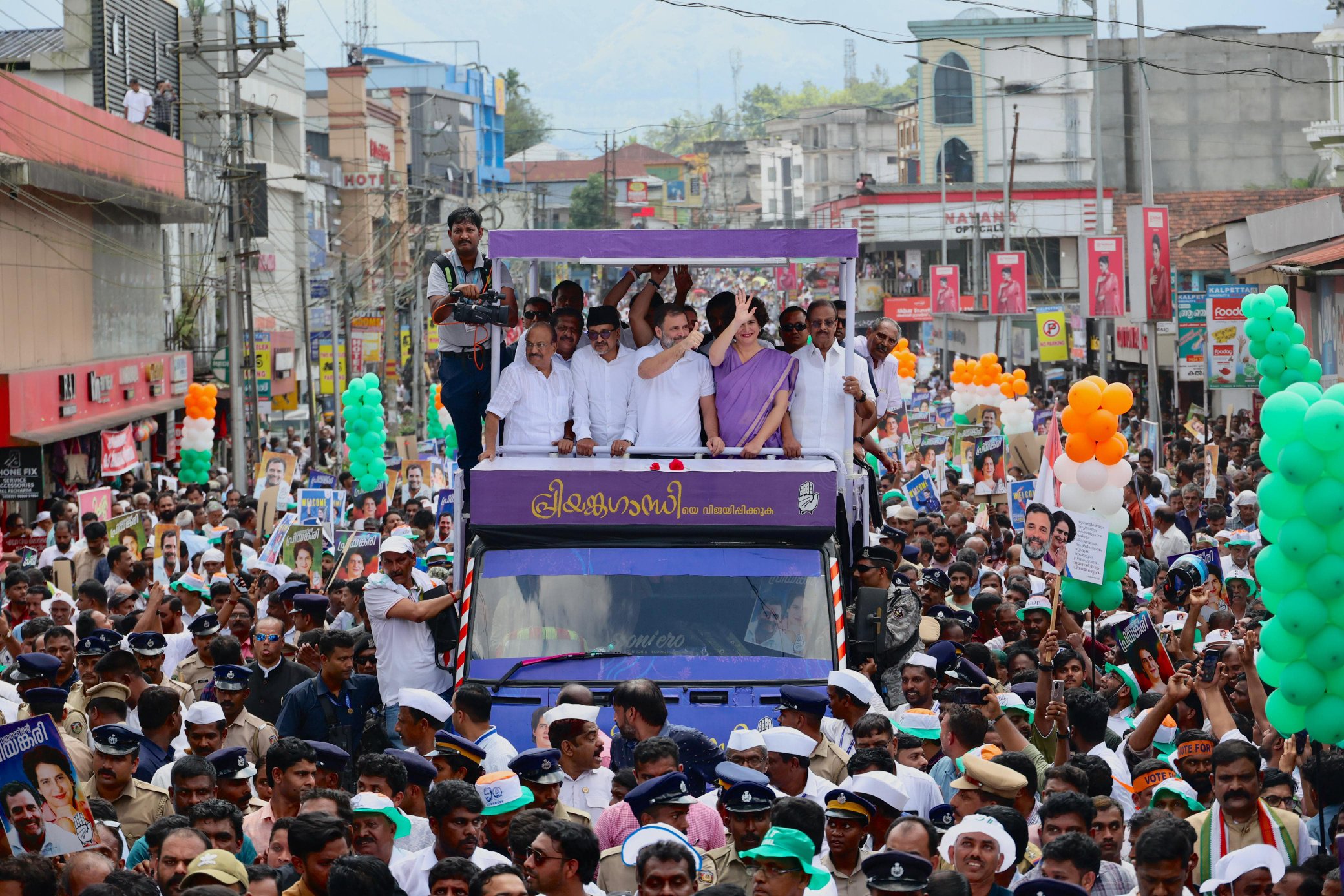 वायनाड से नामांकन से पहले प्रियंका को आई पिता राजीव गांधी की याद, जानिए क्या कहा?
