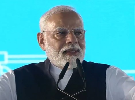 VIDEO: सिर झुकाकर शिवाजी महाराज से माफी मांगता हूं, मूर्ति गिरने पर महाराष्ट्र में बोले पीएम मोदी