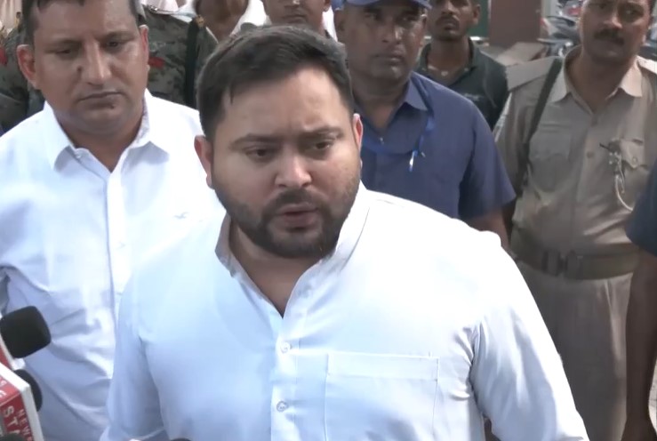 नवादा अग्निकांड: लालू के बाद अब तेजस्वी ने भी जीतन राम मांझी पर बोला हमला, कहा- मांझी और उनका बेटा RSS से पढ़े-लिखे हैं