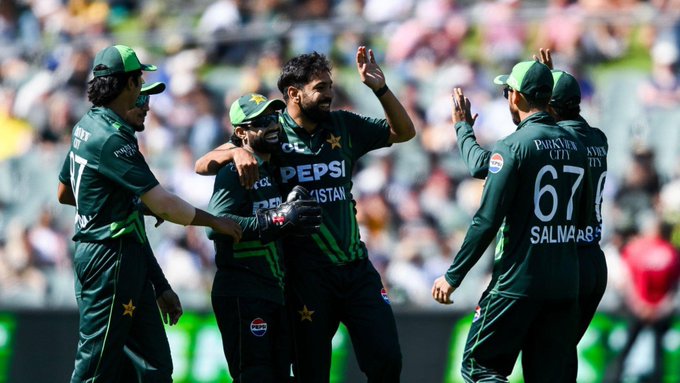 PAK vs AUS 2nd ODI: पाकिस्तान ने ऑस्ट्रेलिया को 9 विकेट से हराया, 3 वनडे की सीरीज 1-1 से बराबर