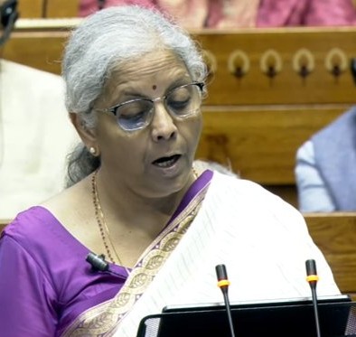 Union Budget 2024: बजट में वित्त मंत्री निर्मला सीतारमण ने किए बड़े ऐलान, क्या सस्ता और क्या महंगा? जानिए