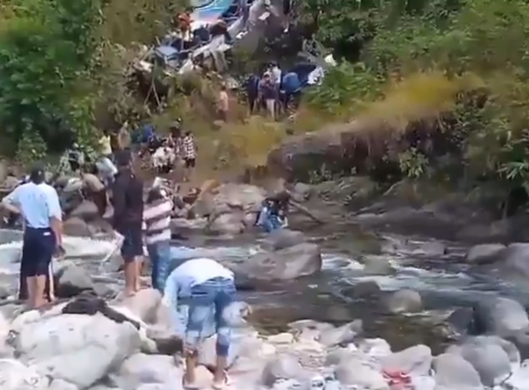 अल्मोड़ा में यात्रियों से भरी बस खाई में गिरी, 36 लोगों की मौत; घटना की जांच के आदेश
