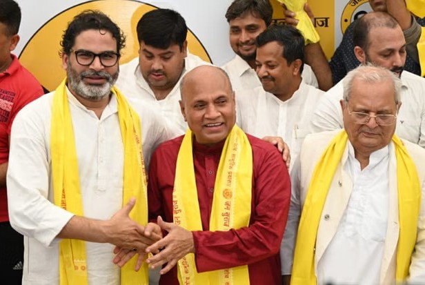 नीतीश के पूर्व सहयोगी आरसीपी सिंह का नया सियासी ठिकाना, जन सुराज में किया पार्टी विलय