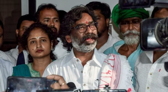 झारखंड में सियासी हलचल तेज, हेमंत सोरेन ने बुलाई विधायकों की बैठक