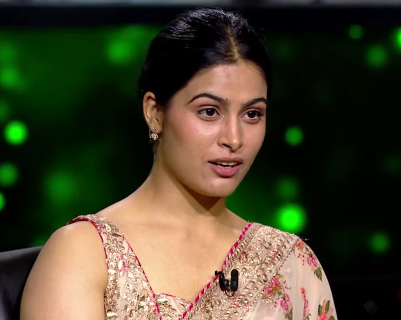 KBC के मंच पर मनु भाकर ने लिया लिया शाहरूख का नाम, अमिताभ ने पूछा- मेरा नाम क्यों नहीं लिया?