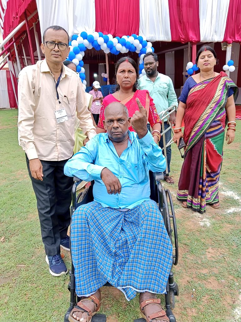 अंतिम चरण में झारखंड की तीनों सीटों के लिए बरसे वोट, दुमका में 69.89, गोड्डा 67.24 और राजमहल में 66.86 प्रतिशत वोटिंग