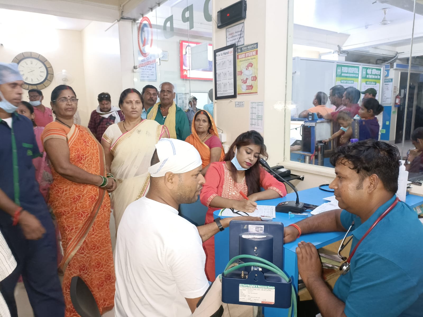 निःशुल्क स्वास्थ्य शिविर का सैकड़ों लोगों ने उठाया लाभ