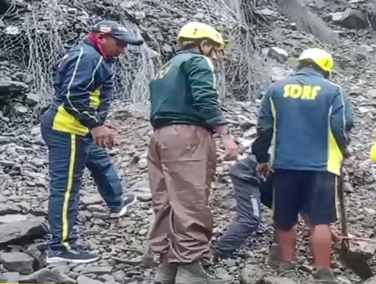 उत्तराखंड में केदारनाथ मार्ग पर लैंडस्लाइड, 5 लोगों की मौत; रेस्क्यू ऑपरेशन जारी