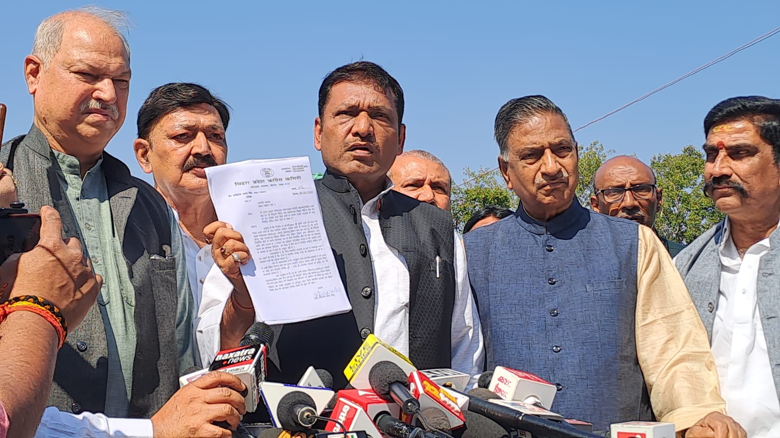 बागियों की विधायिकी समाप्त करने के लिए कांग्रेस-आरजेडी ने विधानसभा स्पीकर को दी चिट्ठी