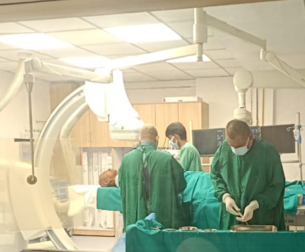 निंती कार्डियक केयर में ओपीडी और कैथ लैब शुरू, अरेराज के मरीज का एंजियोग्राफी हुआ