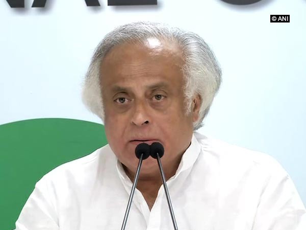 मांसाहार पर पीएम के बयान को लेकर कांग्रेस का हमला, कहा- चुनाव से पहले घबराए हैं मोदी