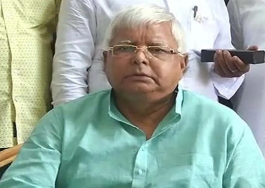 एक घिसा-पिटा हट है ये बजट, जुमलों की रट है ये बजट; लालू यादव ने बजट पर लिखी कविता