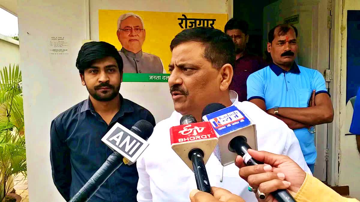 पीएम के पटना रोड शो पर सवाल उठाने पर तेजस्वी पर भड़की जेडीयू, पूछा- सबको पता है राजद का जॉब शो