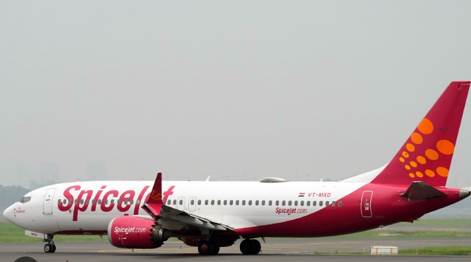 स्पाइस जेट की चौपट सेवा, रात की फ्लाइट सुबह में उड़ी