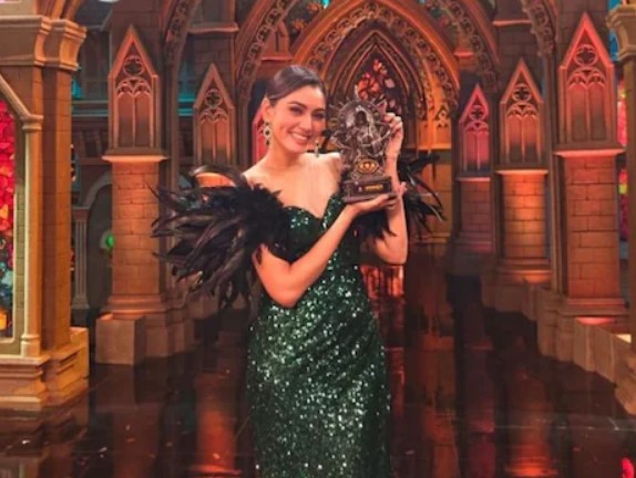 Bigg Boss OTT 3 की विनर सना मकबूल कभी 100-200 रुपये में पढ़ाती थीं बच्चों को ट्यूशन