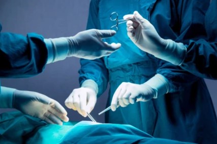 किडनी का स्टोन निकलने के बाद पेशाब से आ रहा था खून, फोर्ड हॉस्पिटल में बची किडनी