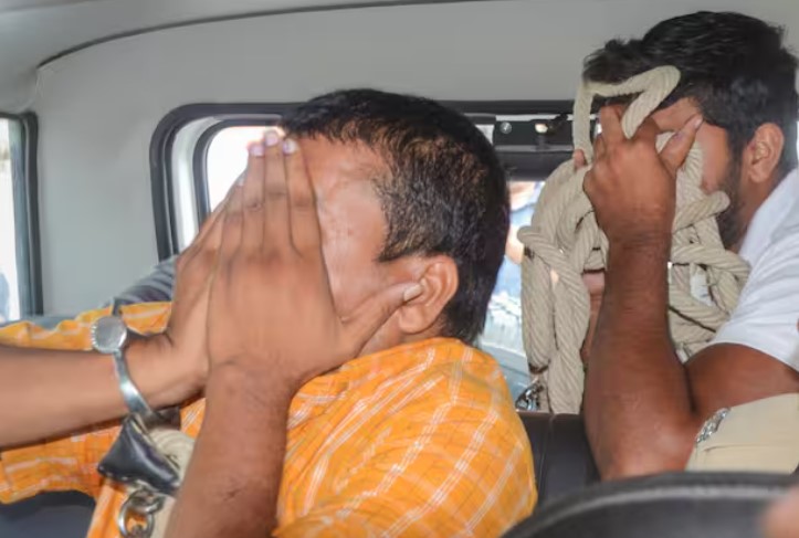 NEET Paper Leak मामले में सीबीआई की पहली बड़ी कार्रवाई, मनीष प्रकाश और आशुतोष गिरफ्तार