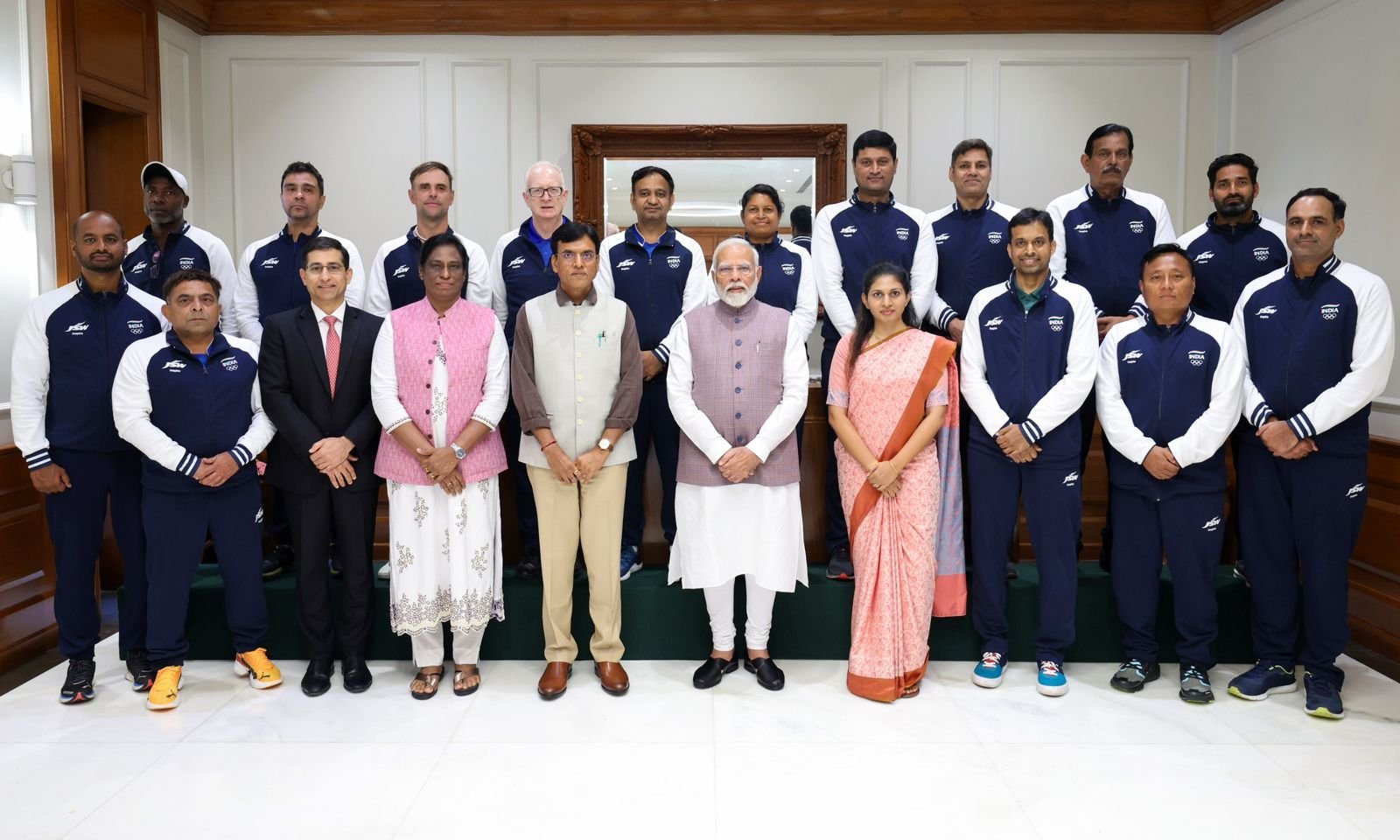 पेरिस ओलंपिक में भाग लेने वाले भारतीय खिलाड़ियों से मिले पीएम मोदी