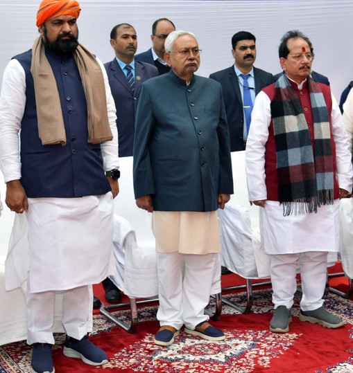 नीतीश कुमार ने मंत्रिमंडल का विस्तार किया, 21 नये मंत्रियों ने ली शपथ