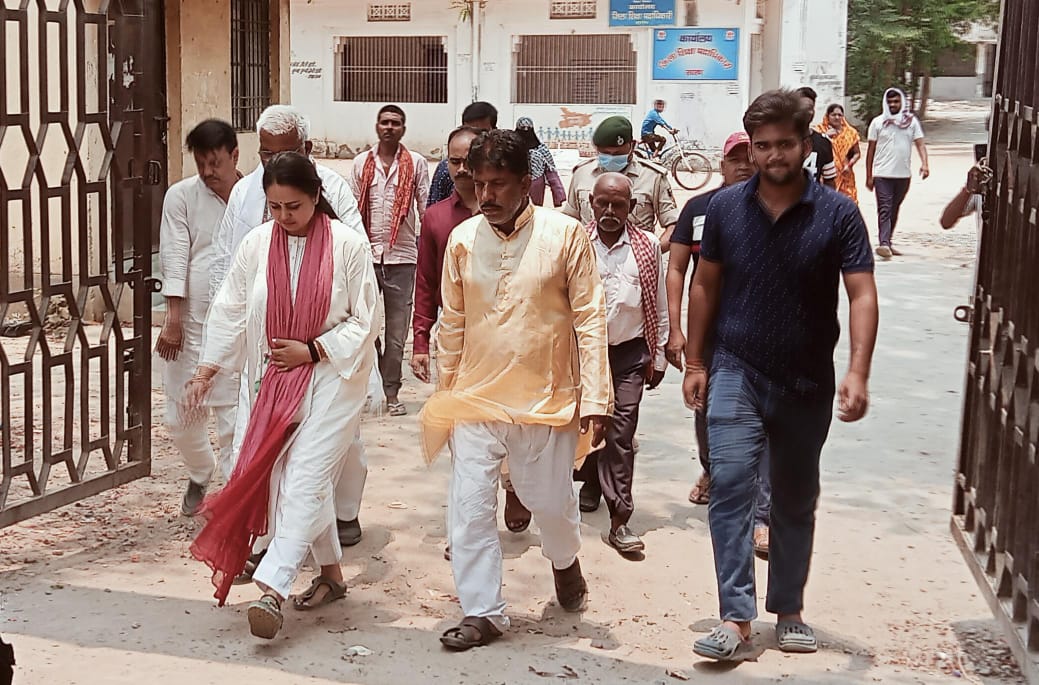 बिहार की पांच लोकसभा सीट पर मतदान जारी,  शाम 5 बजे तक करीब 52.35 प्रतिशत मतदान