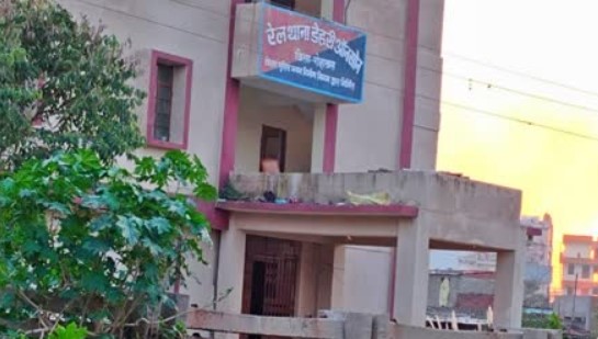 बिहार में GRP थानाध्यक्ष के कक्ष से दो शराब तस्कर फरार, मचा हड़कंप; सवालों के घेरे में रेल पुलिस