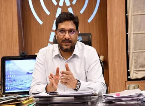 IAS अधिकारी संजीव हंस पर गिरी गाज, ऊर्जा विभाग के प्रधान सचिव के पद से हटाए गए 