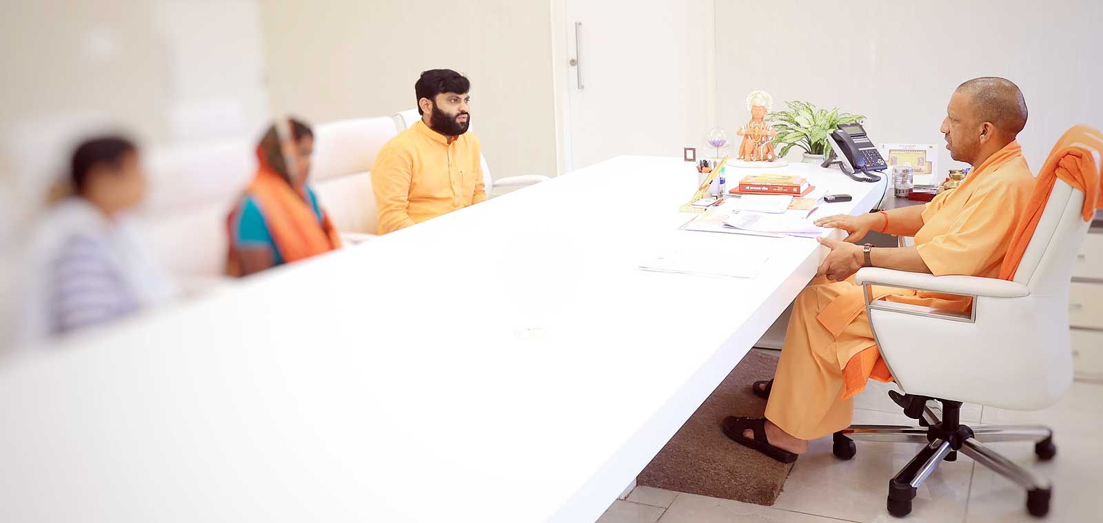 अयोध्या गैंगरेप मामला: थानाध्यक्ष और चौकी इंचार्ज निलंबित, आरोपी सपा नेता के अवैध निर्माण पर चलेगा बुलडोजर