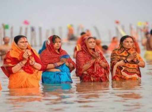 Chhath Puja: आज डूबते सूर्य को दिया जाएगा अर्घ्य, जानें सूर्यास्त का समय...