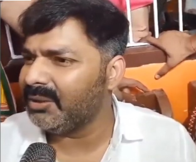 औरंगाबाद में छात्रा की मौत पर बोले पवन सिंह, इंसाफ दिलाने के लिए अंतिम सांस तक लडूंगा  