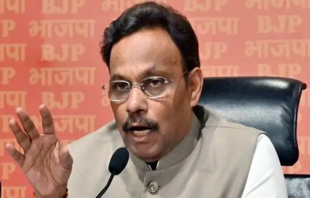 Maharashtra Election: बीजेपी महासचिव विनोद तावड़े की बढ़ी मुश्किलें, EC ने दर्ज कराई FIR; चुनाव में पैसे बांटने का आरोप