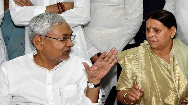 बिहार विधान परिषद में नीतीश - राबड़ी की तगड़ी बहस 