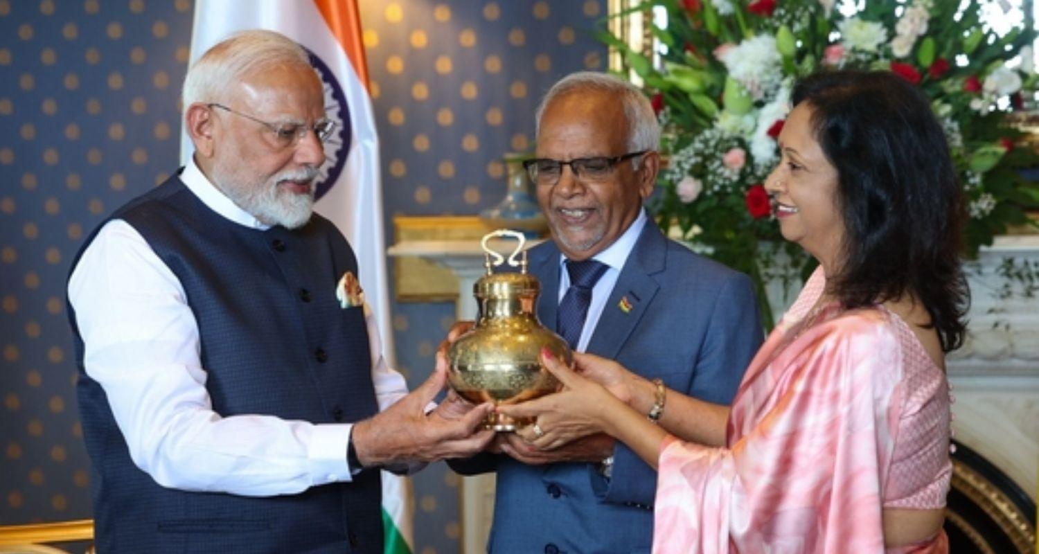 नरेंद्र मोदी ने मॉरीशस में बिखेरा बिहार का रंग 