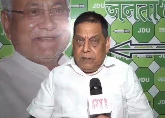 लालू, तेजस्वी और प्रशांत किशोर पर बरसे जेडीयू नेता नीरज कुमार, कहा- किसी की टोपी उतर गई, किसी का तंबू उखड़ गया